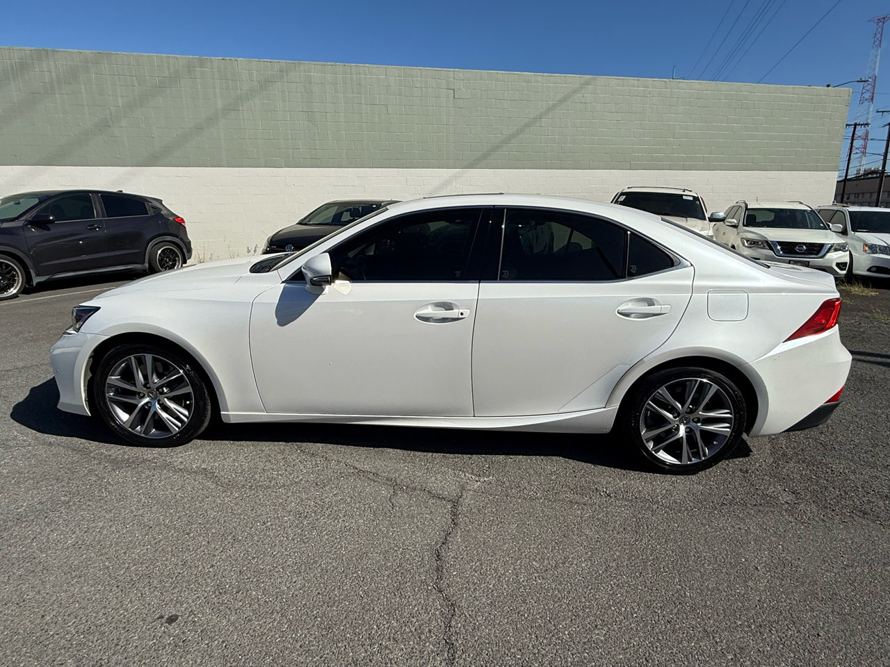 2019 Lexus IS 300 photo 2