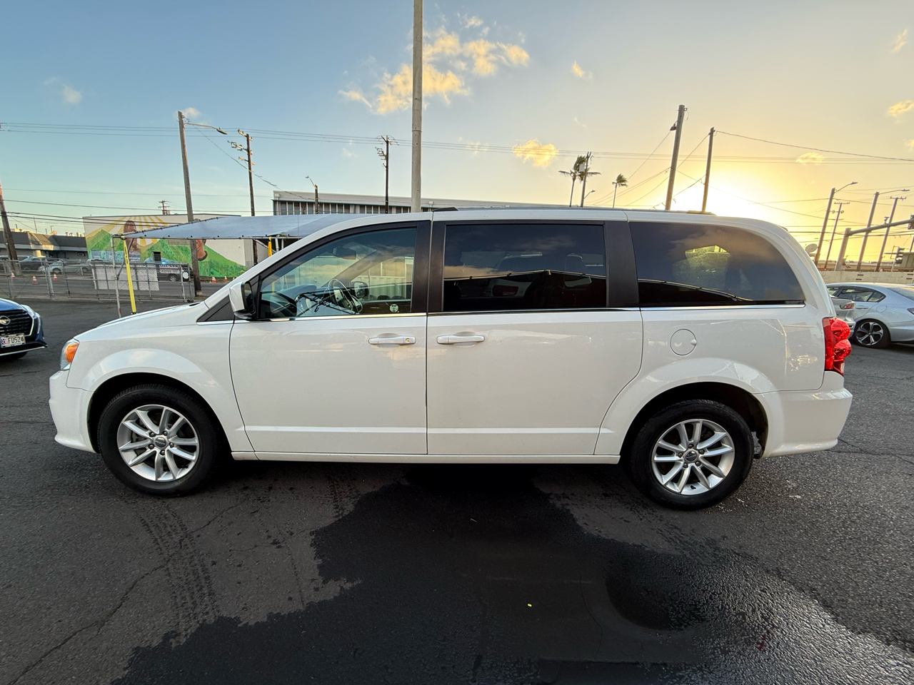 2019 Dodge Grand Caravan SXT photo 2
