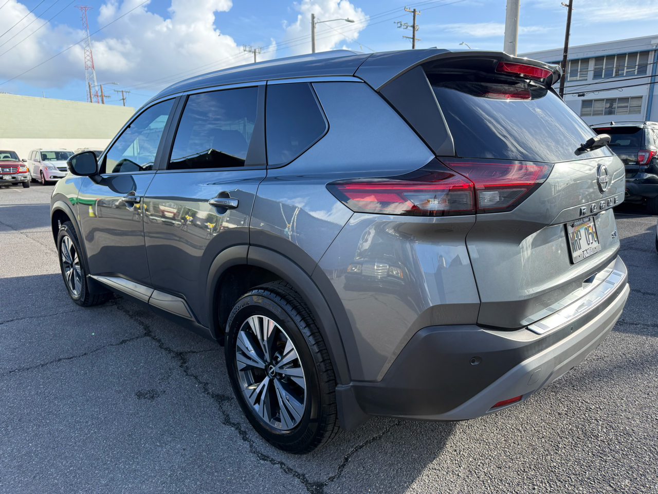 2022 Nissan Rogue SV photo 2