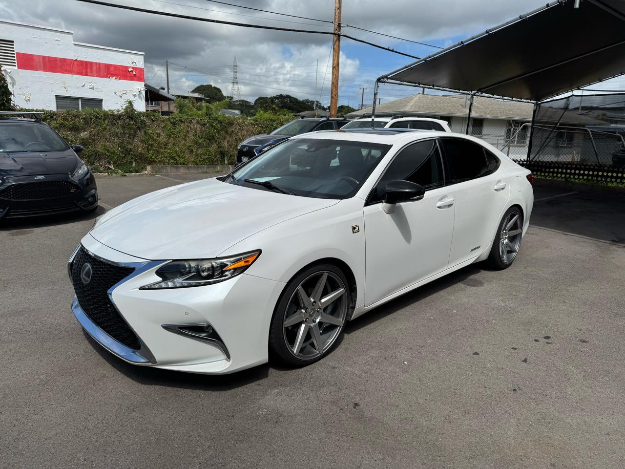 2016 Lexus ES 300h Sedan