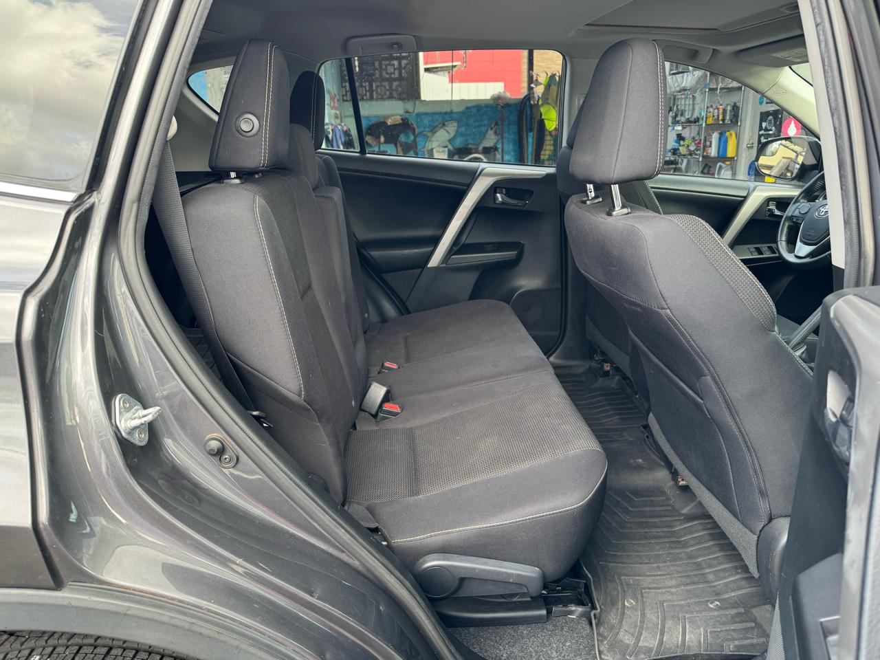 2016 Toyota RAV4 XLE - Photo 12