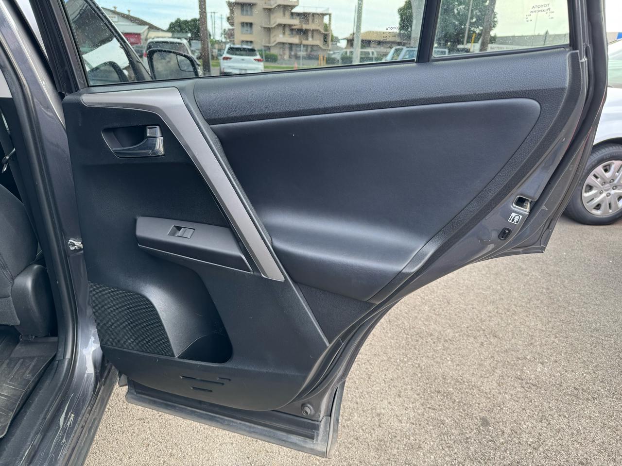 2016 Toyota RAV4 XLE - Photo 13