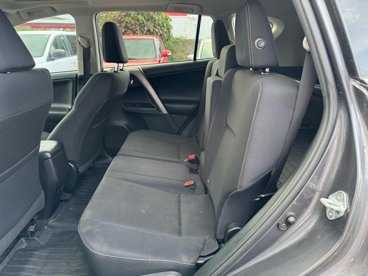 2016 Toyota RAV4 XLE - Photo 17