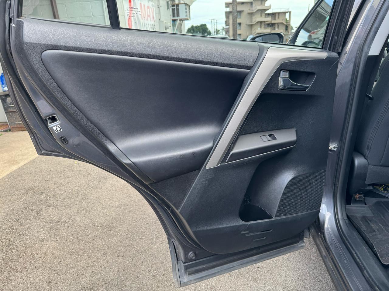 2016 Toyota RAV4 XLE - Photo 18