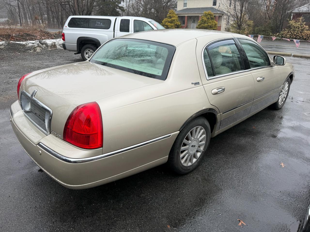 Lincoln Town Car 4dr Sdn Signature Limited 2005