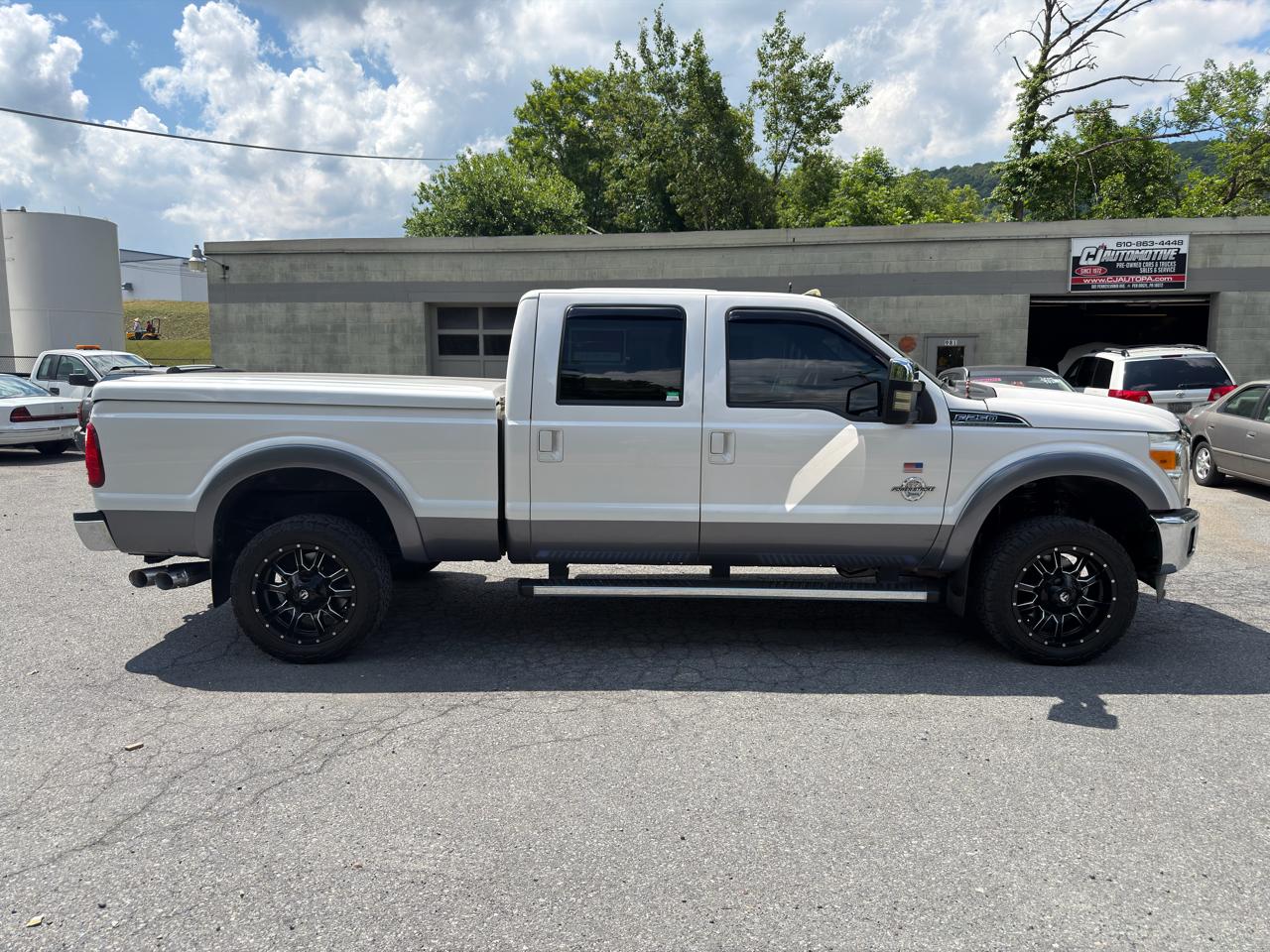 Ford F-250 SD XLT Crew Cab Long Bed 4WD 2015