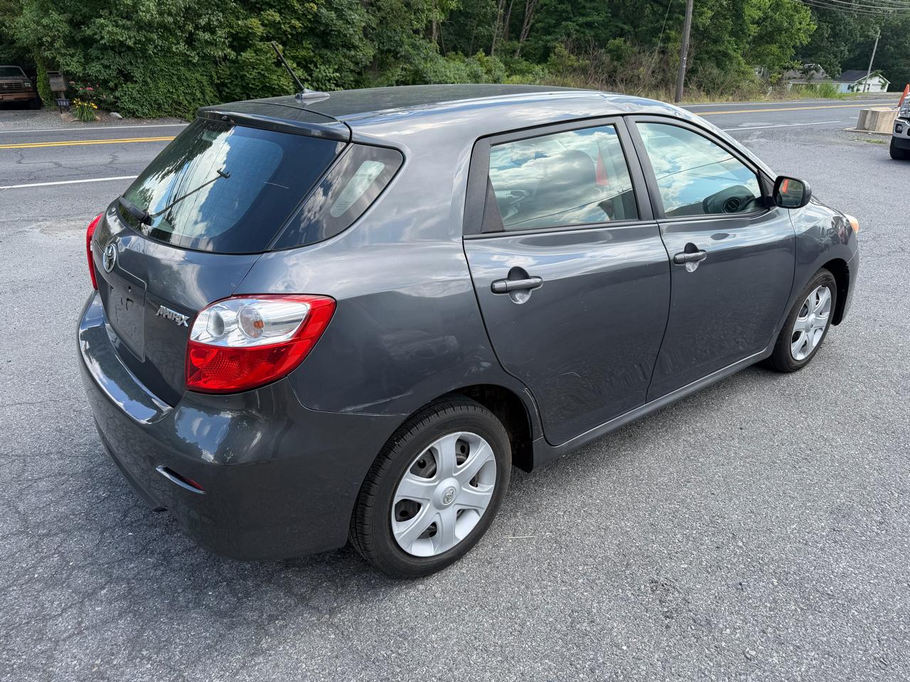 Toyota Matrix Base 4-Speed AT 2009