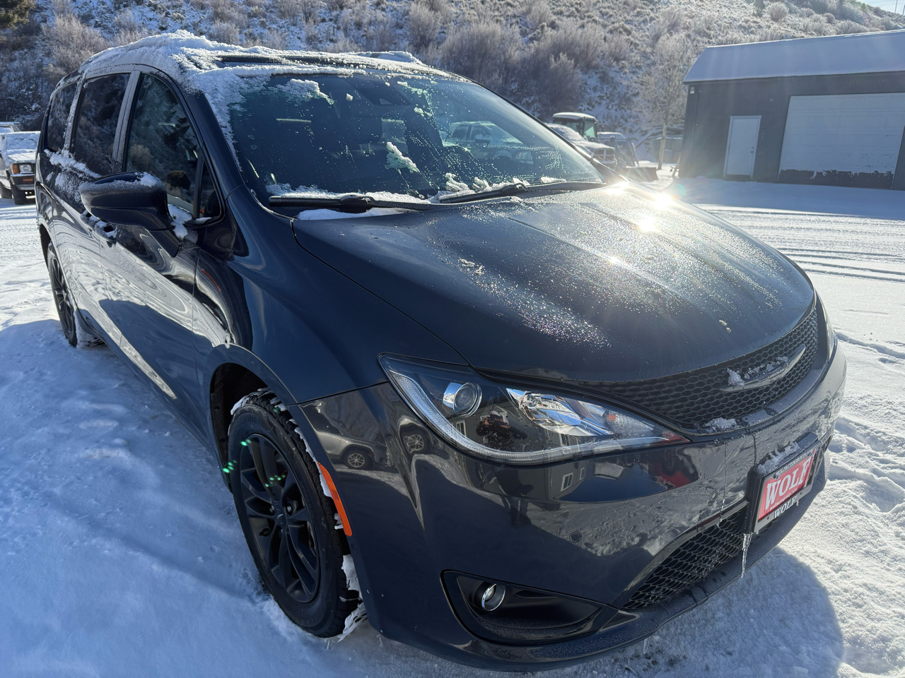 Chrysler Pacifica  2020