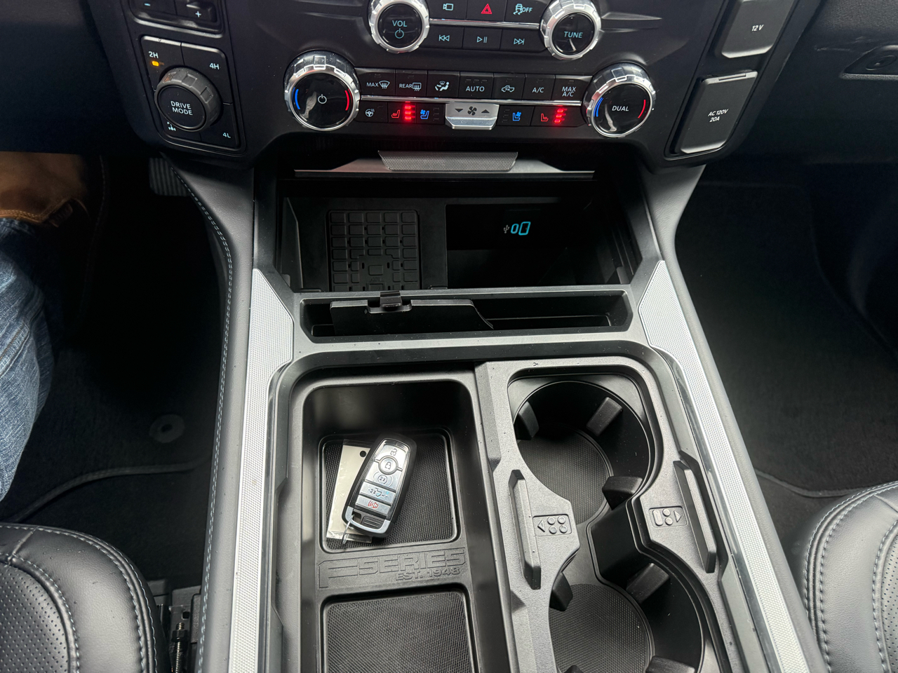 Ford Super Duty F-250 SRW  2025