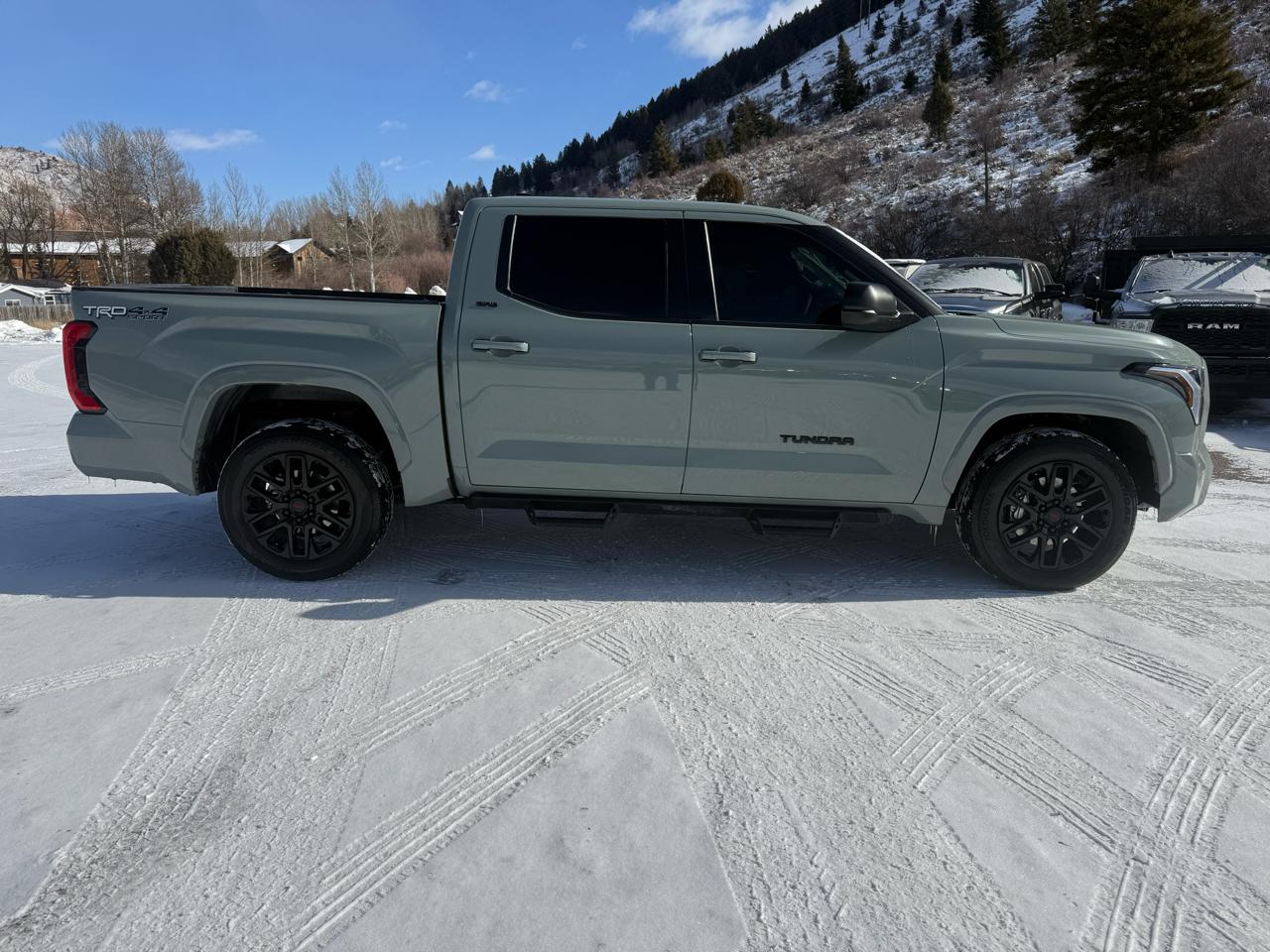 Toyota Tundra 4WD  2023