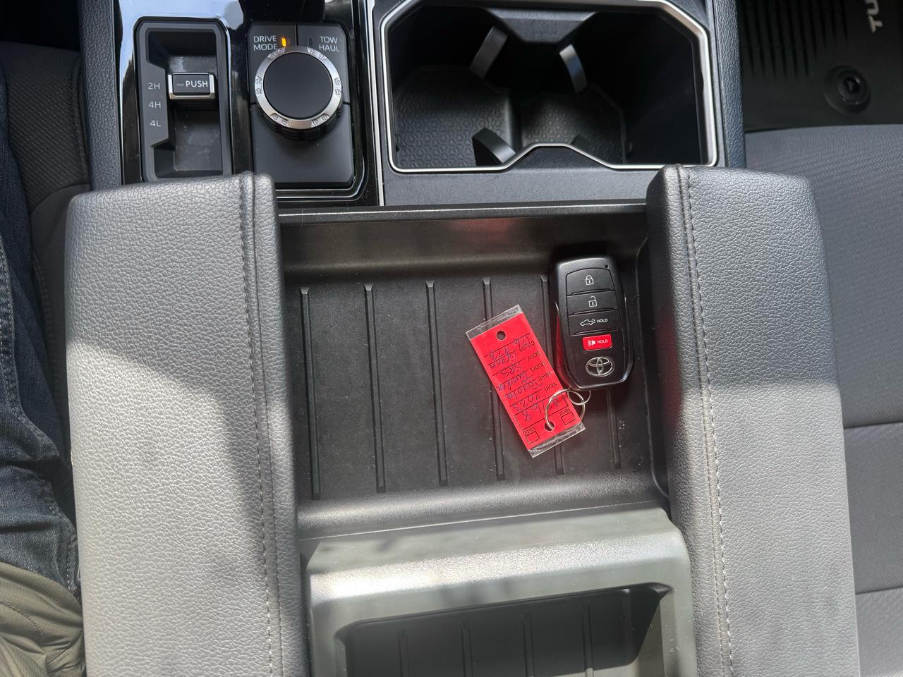 Toyota Tundra 4WD  2023