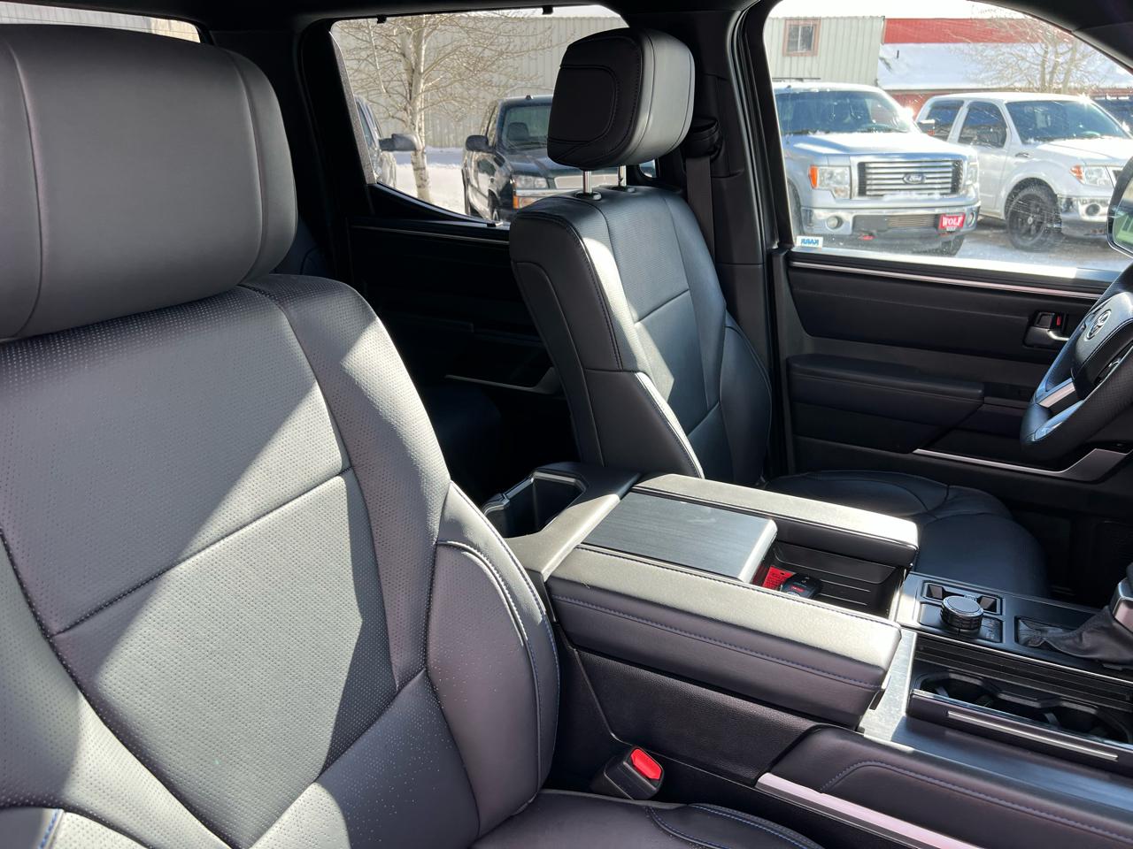 Toyota Tundra 4WD  2025