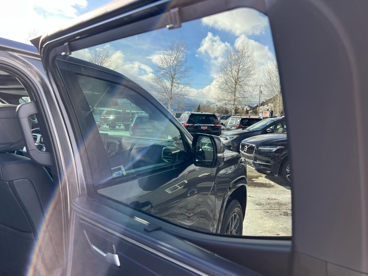 Toyota Tundra 4WD  2025