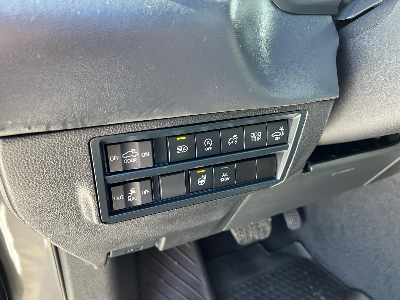 Toyota Tundra 4WD  2025