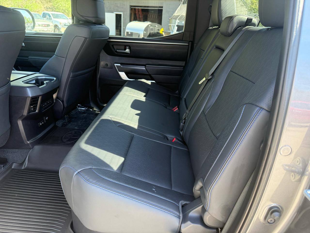 Toyota Tundra 4WD  2025