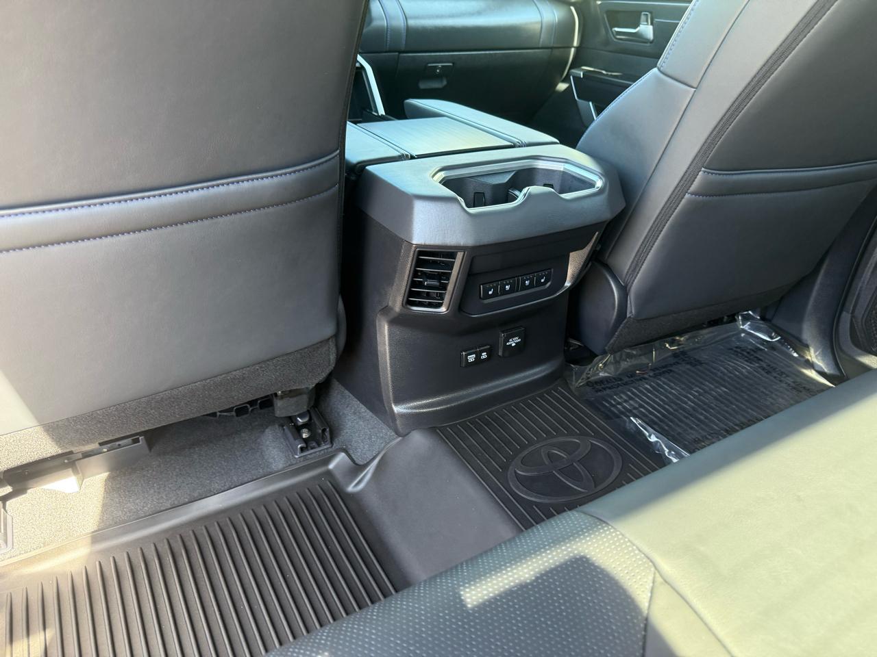 Toyota Tundra 4WD  2025