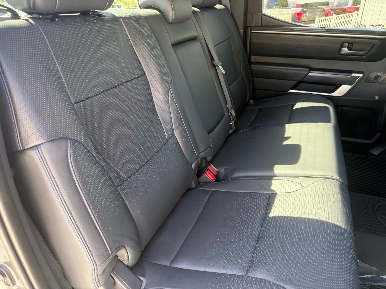 Toyota Tundra 4WD  2025