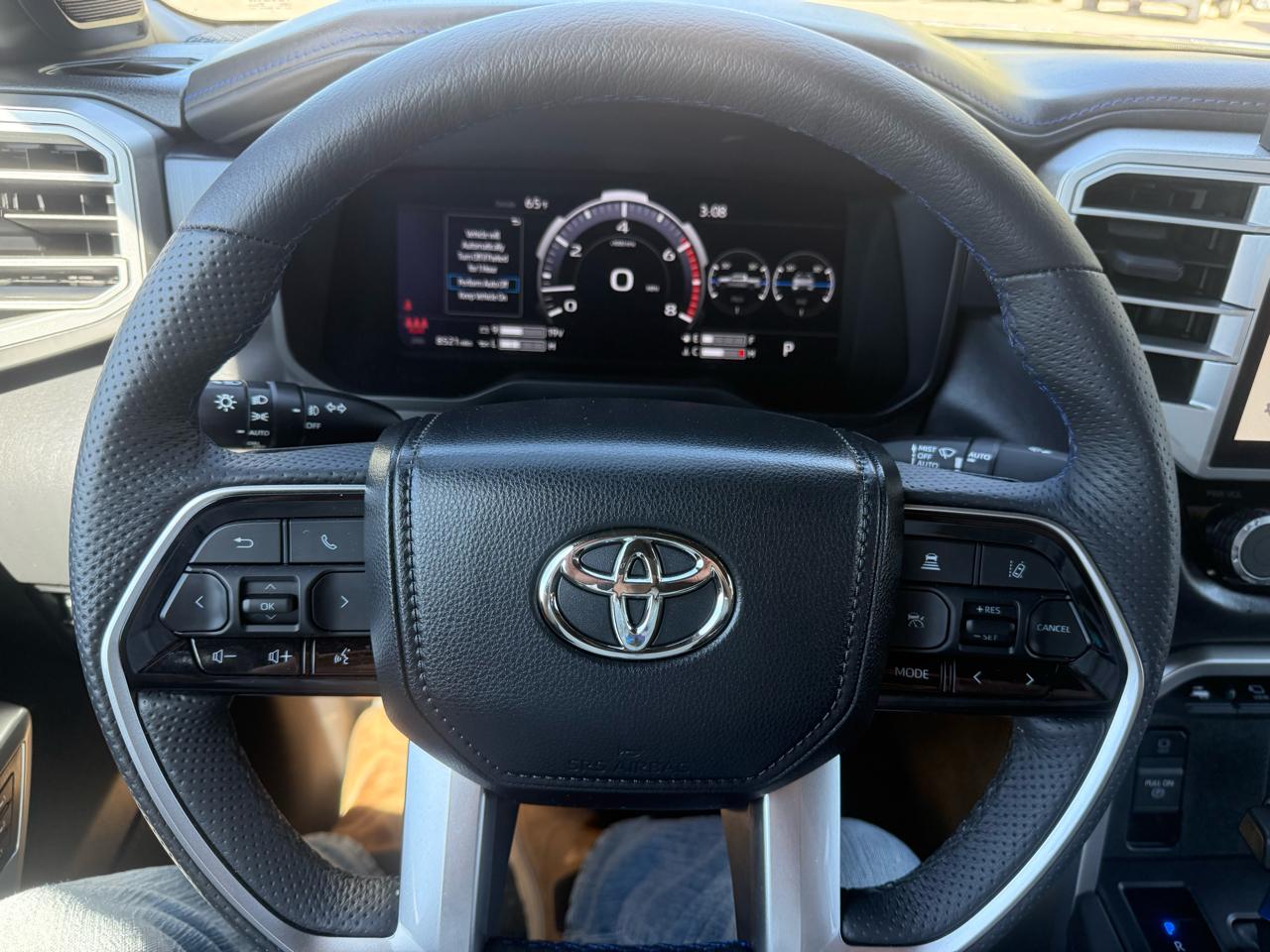 Toyota Tundra 4WD  2025