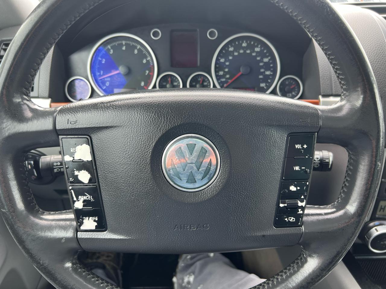 Volkswagen Touareg  2004