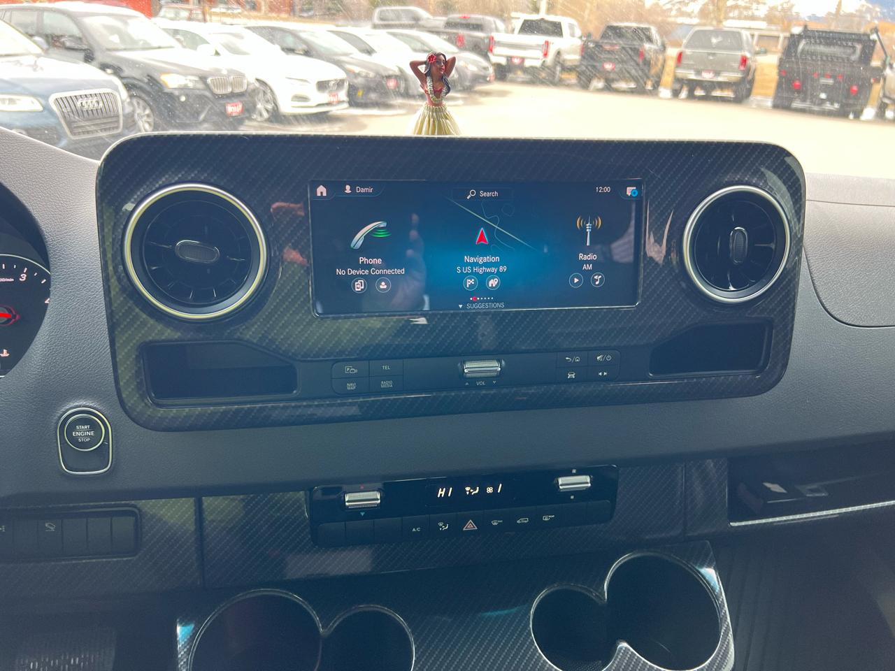 Winnebago Revel  2021