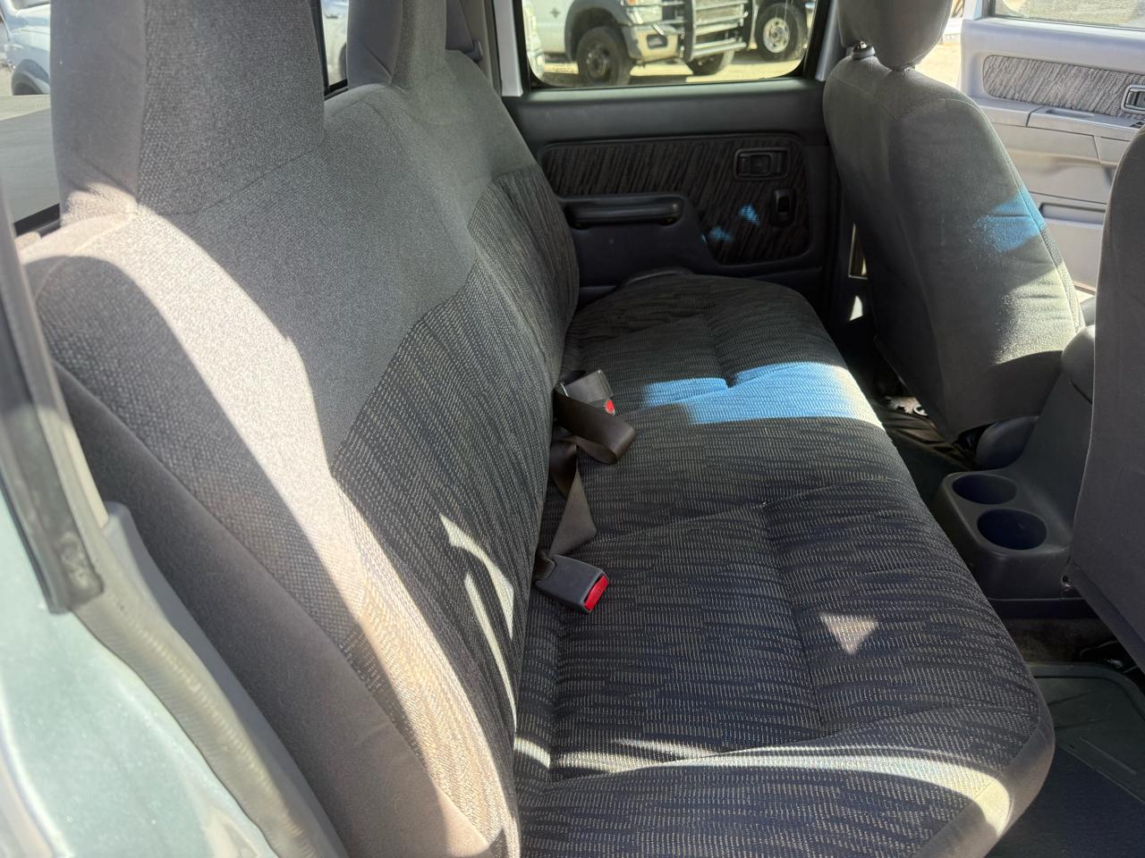 Nissan Frontier 4WD  2000