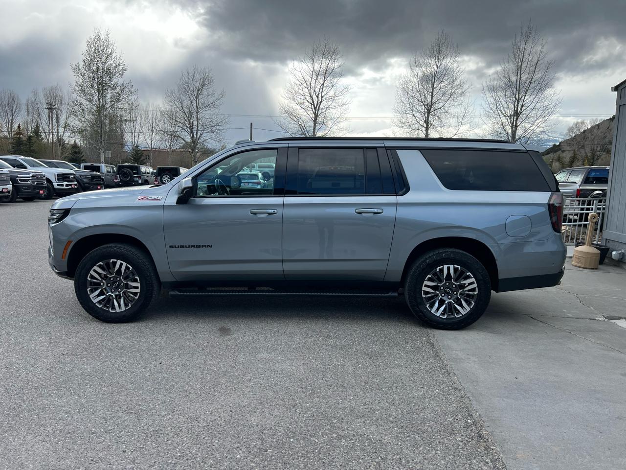Chevrolet Suburban  2025