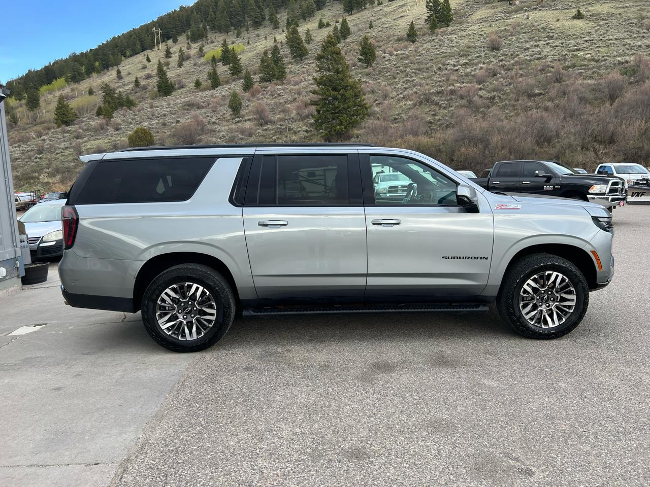 Chevrolet Suburban  2025