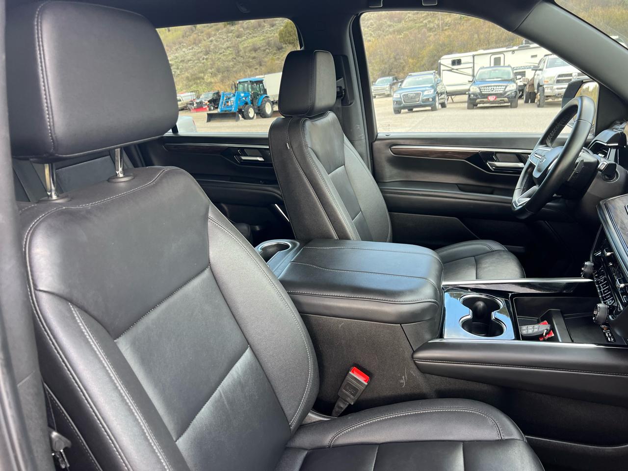 Chevrolet Suburban  2025