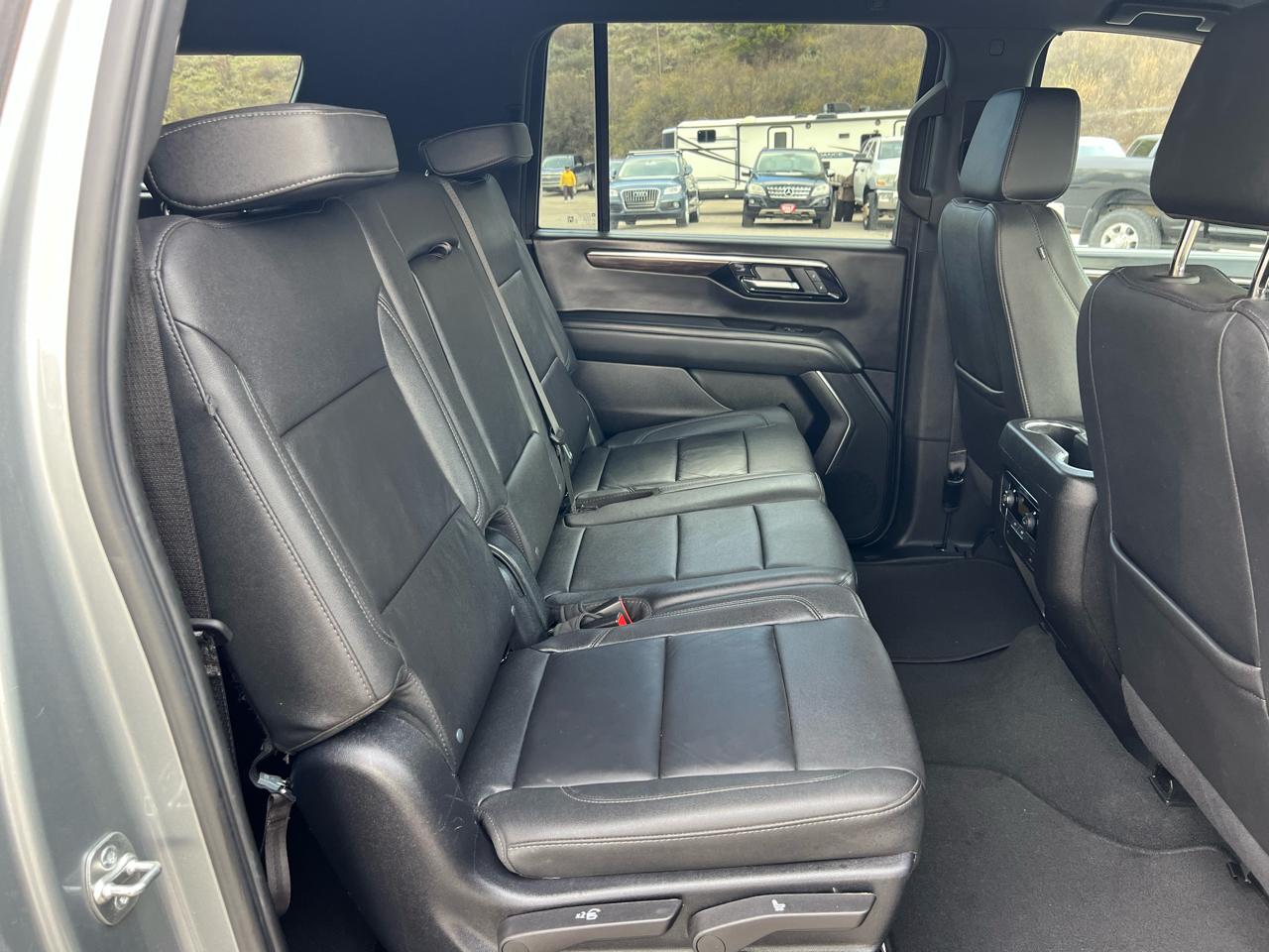 Chevrolet Suburban  2025