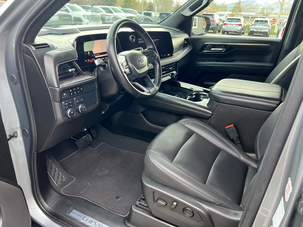 Chevrolet Suburban  2025