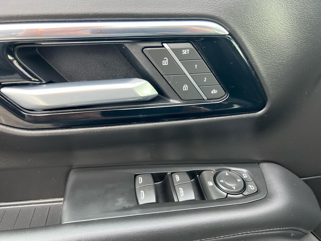 Chevrolet Suburban  2025