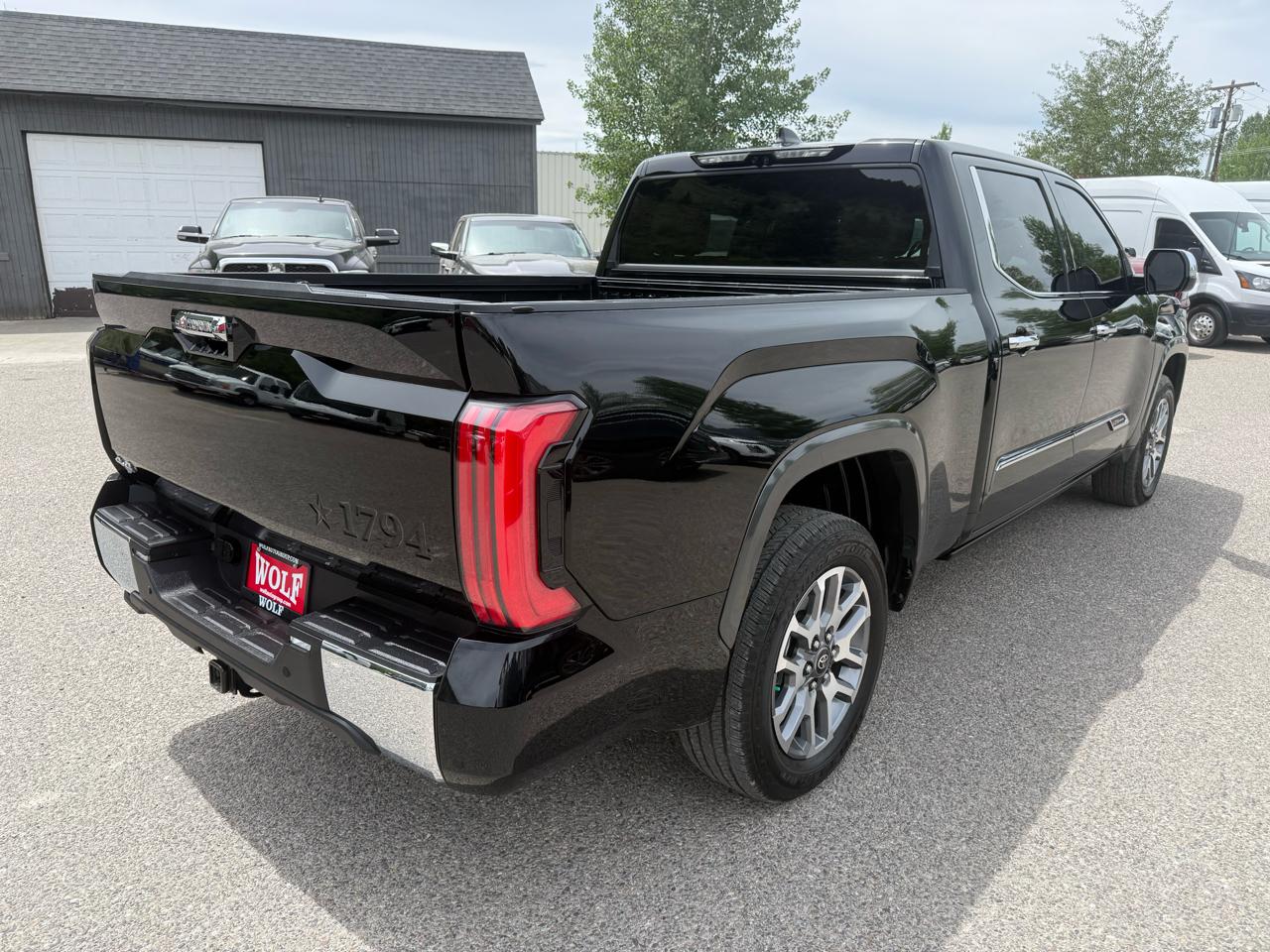 Toyota Tundra 4WD  2026