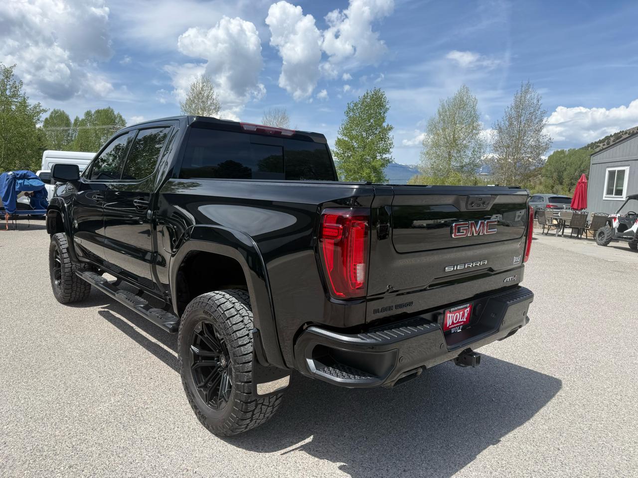 GMC Sierra 1500 4WD Crew Cab 147" AT4 2024