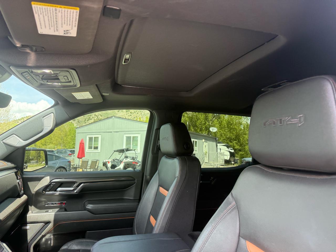GMC Sierra 1500 4WD Crew Cab 147" AT4 2024