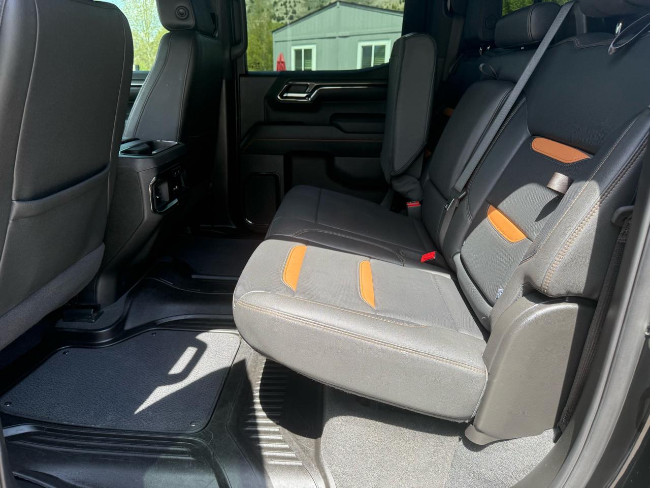 GMC Sierra 1500 4WD Crew Cab 147" AT4 2024