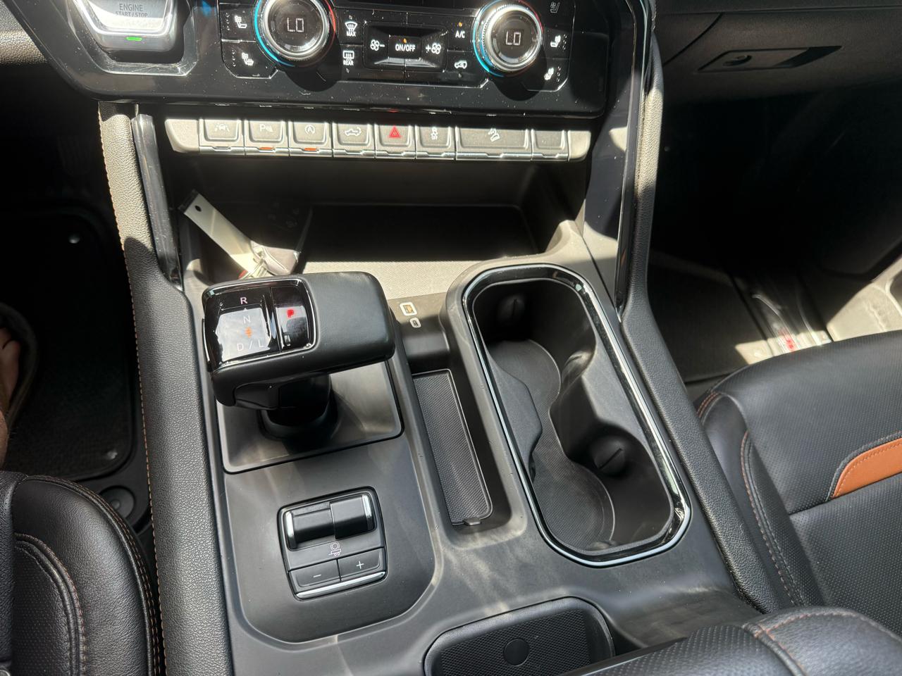 GMC Sierra 1500 4WD Crew Cab 147" AT4 2024