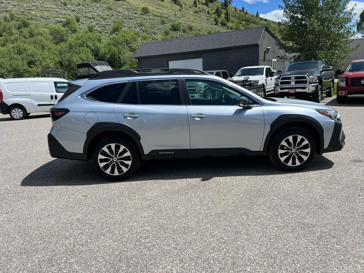 Subaru Outback  2023