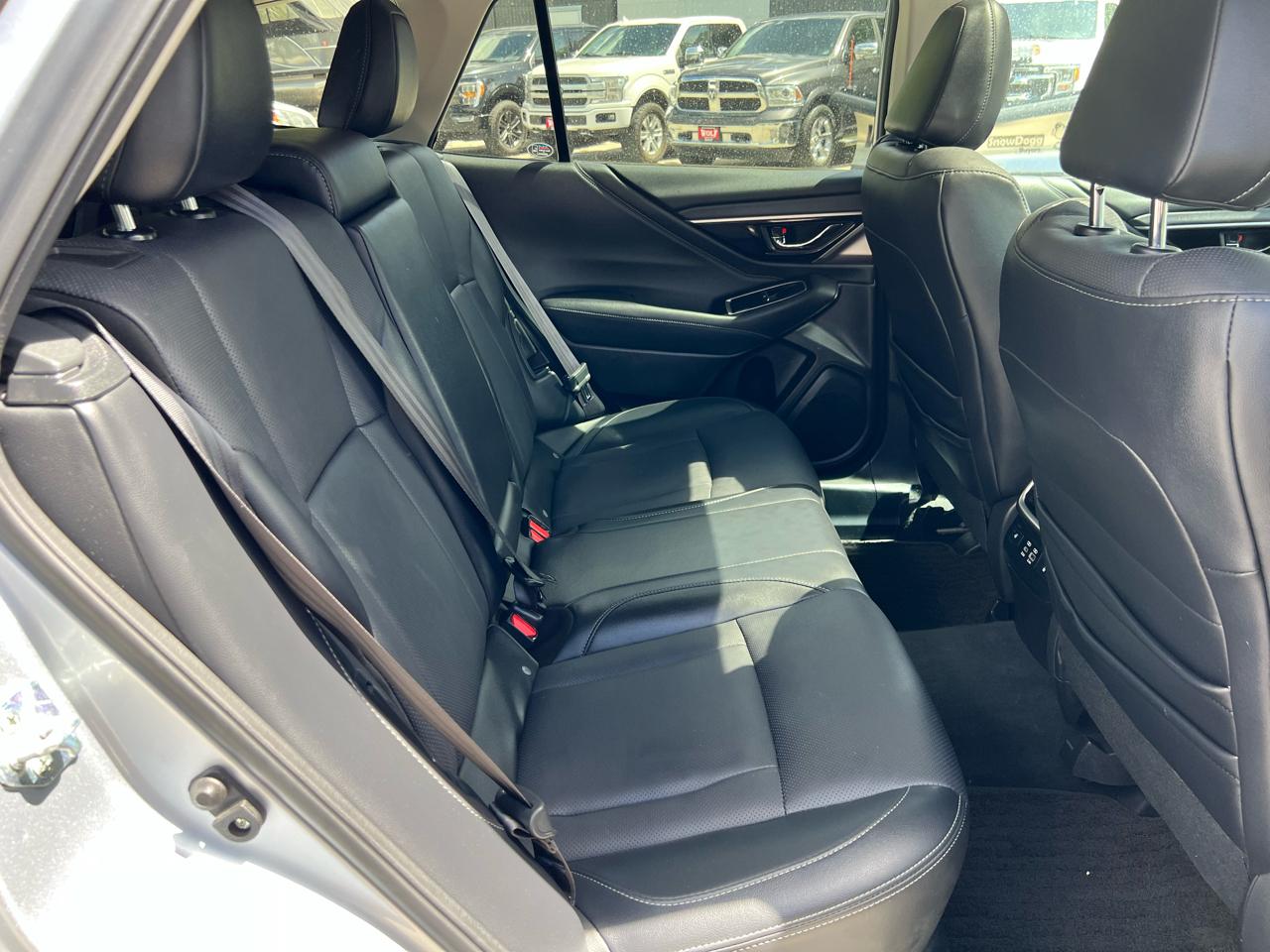 Subaru Outback  2023