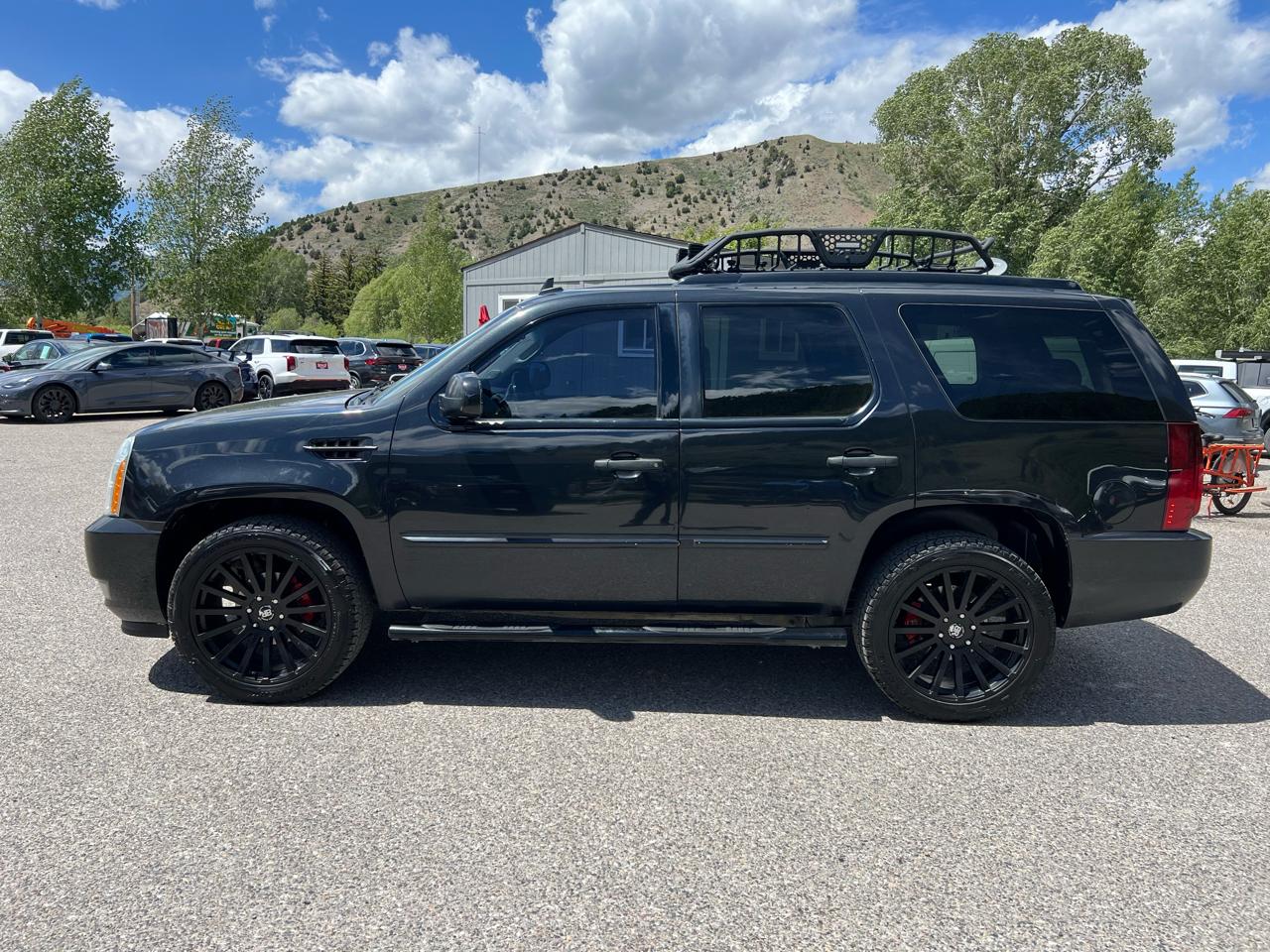 Cadillac Escalade  2011
