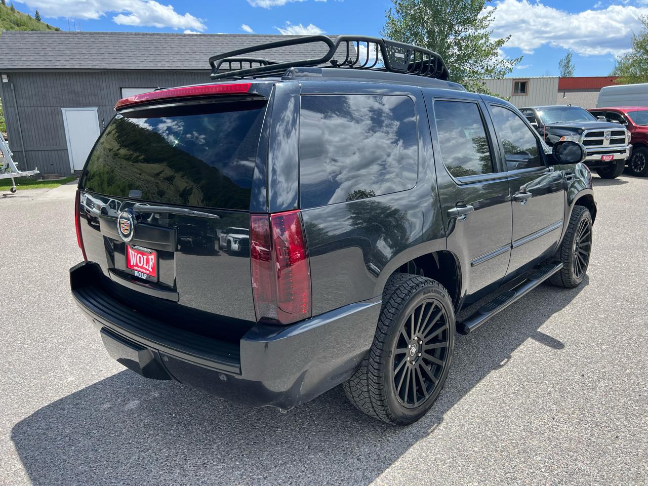 Cadillac Escalade  2011