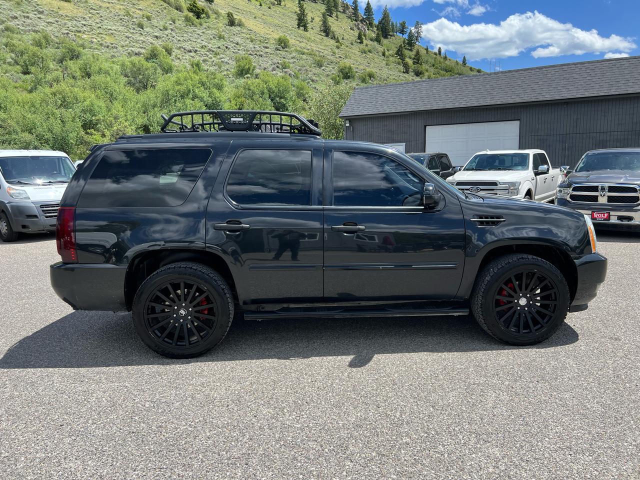Cadillac Escalade  2011