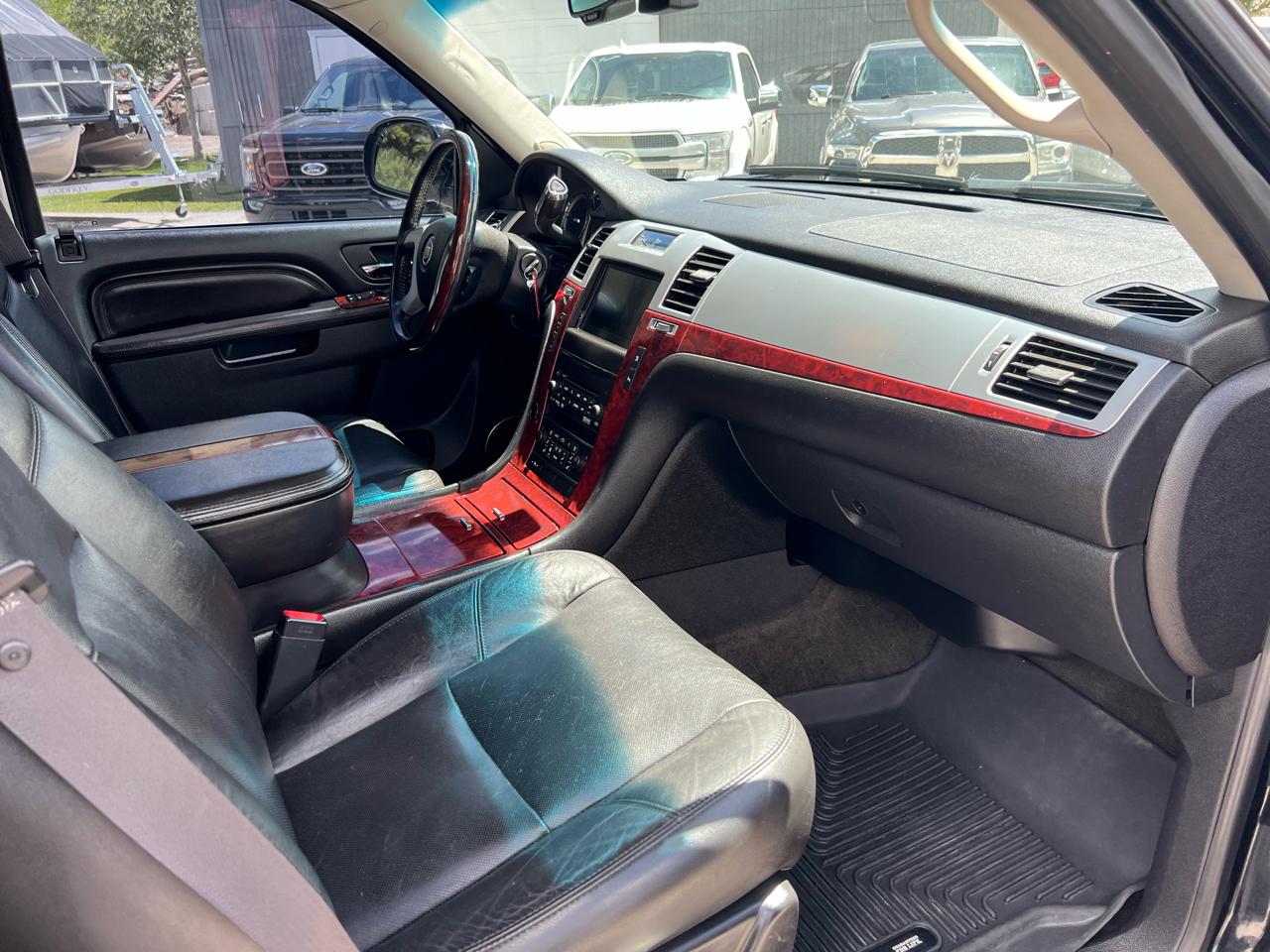 Cadillac Escalade  2011