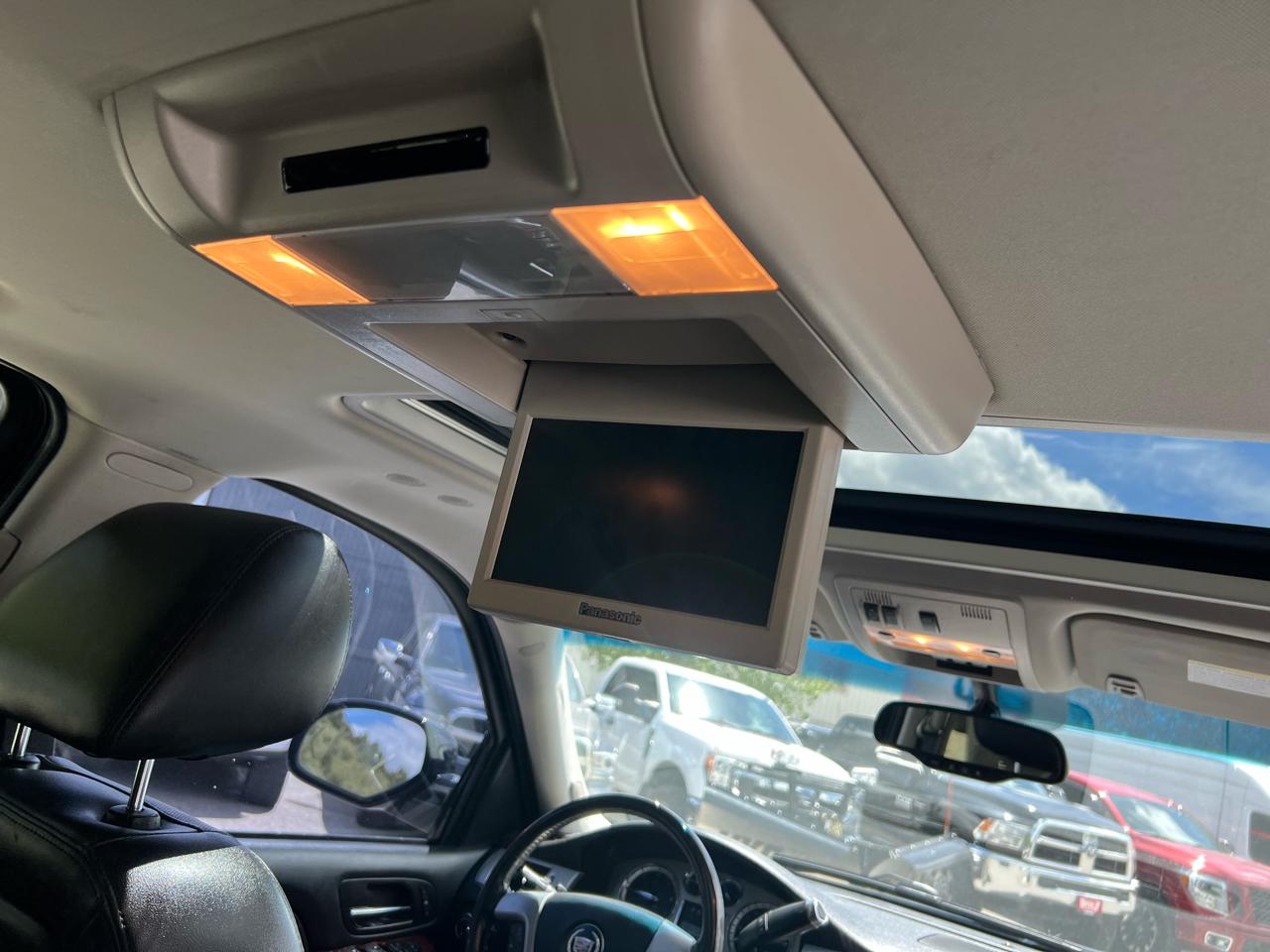 Cadillac Escalade  2011