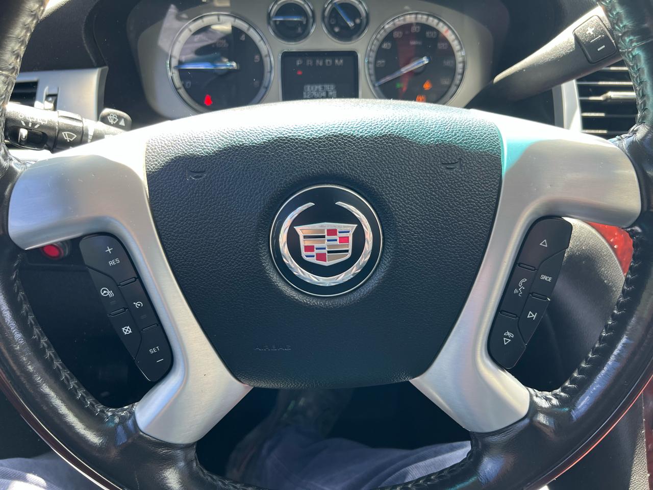 Cadillac Escalade  2011