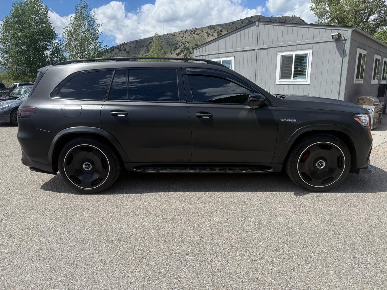 Mercedes-Benz GLS  2021