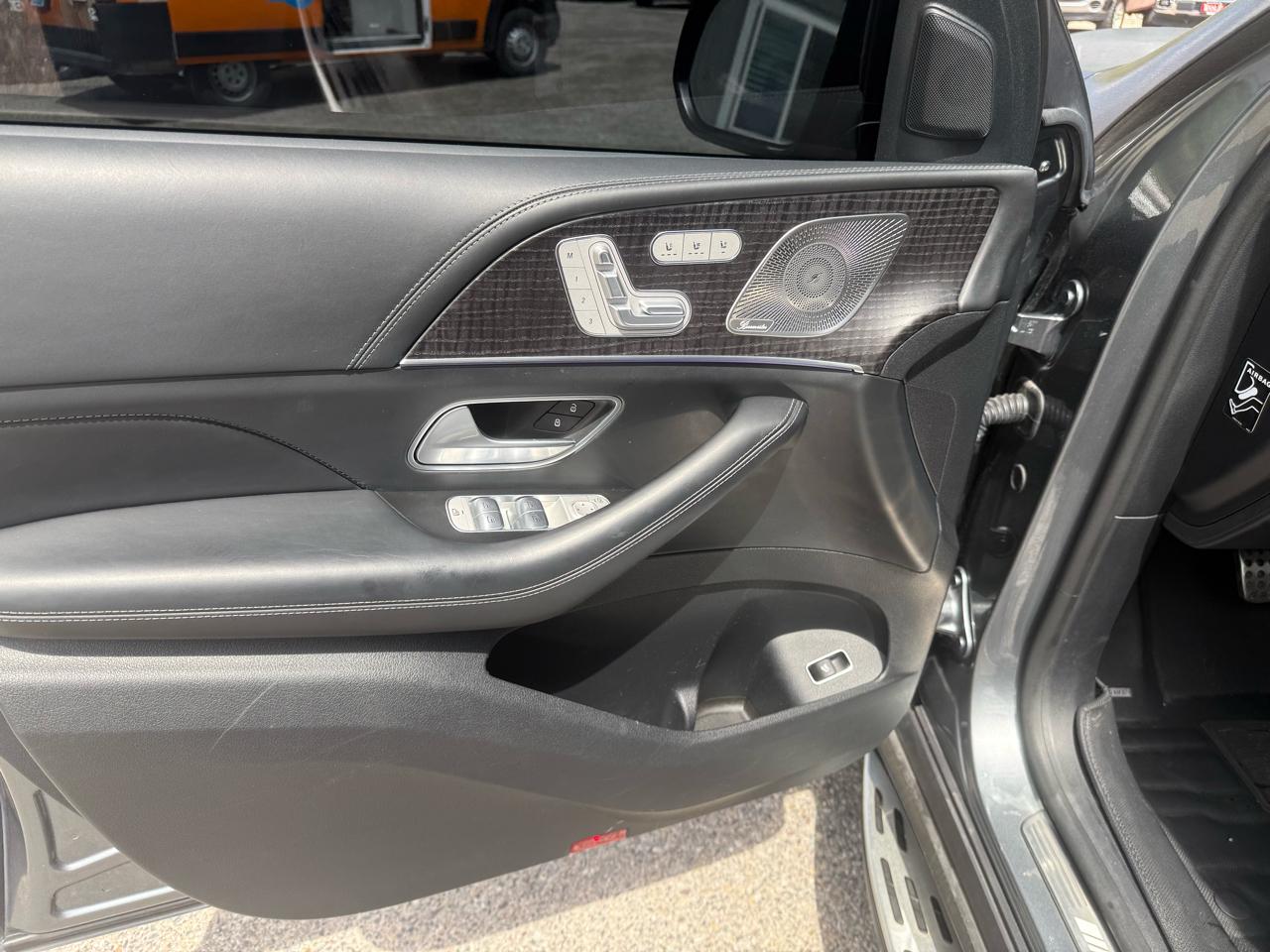 Mercedes-Benz GLS  2021