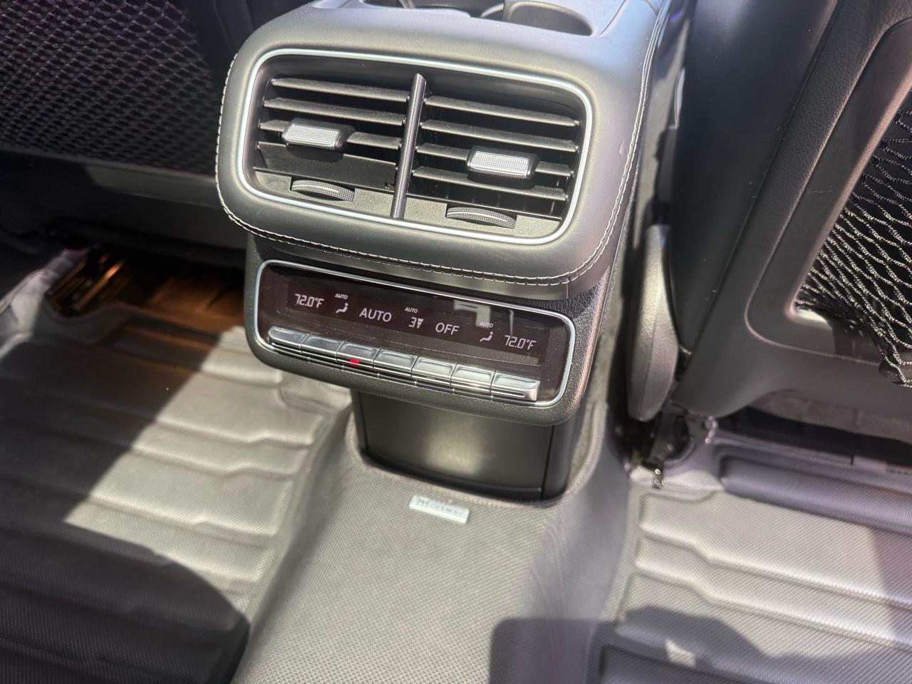 Mercedes-Benz GLS  2021
