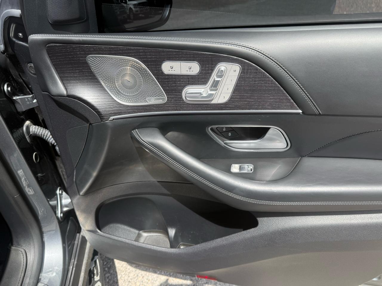Mercedes-Benz GLS  2021