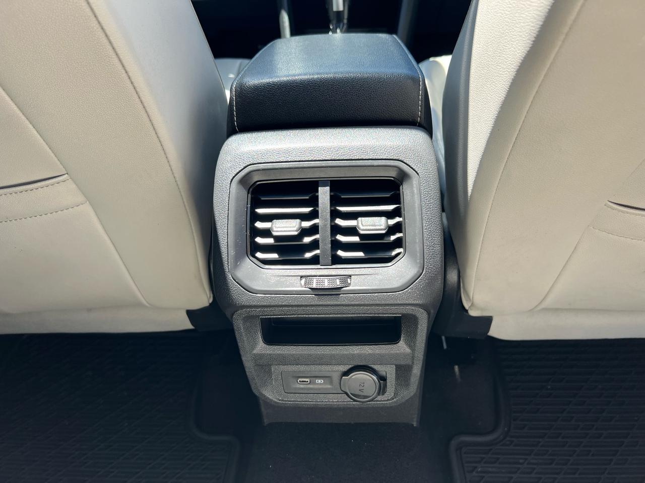 Volkswagen Tiguan  2021