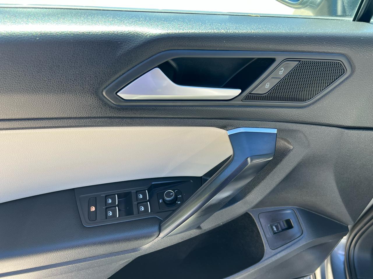 Volkswagen Tiguan  2021